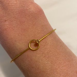 Dainty gold bracelet